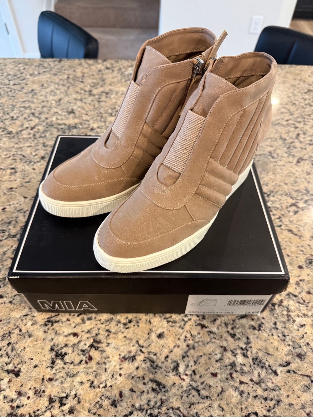 MIA Kaleb Stone Faux Suede Wedge Sneakers Size 10 NIB